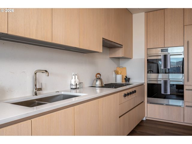550 Sw 10TH Ave 2303, Portland, OR 97205
