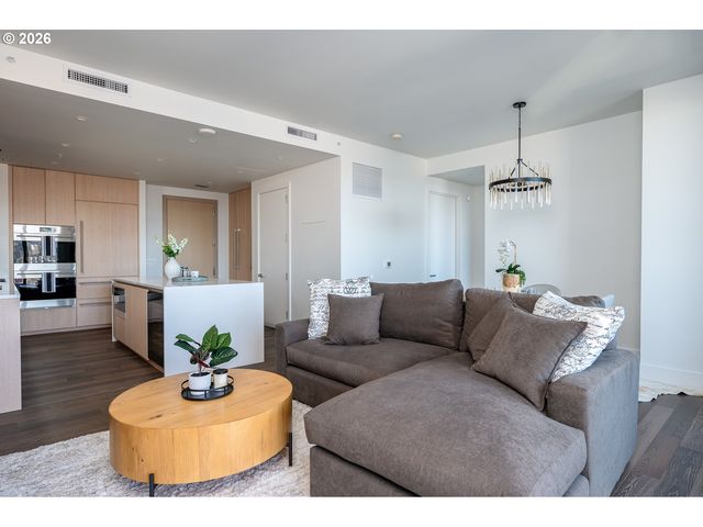 550 Sw 10TH Ave 2303, Portland, OR 97205