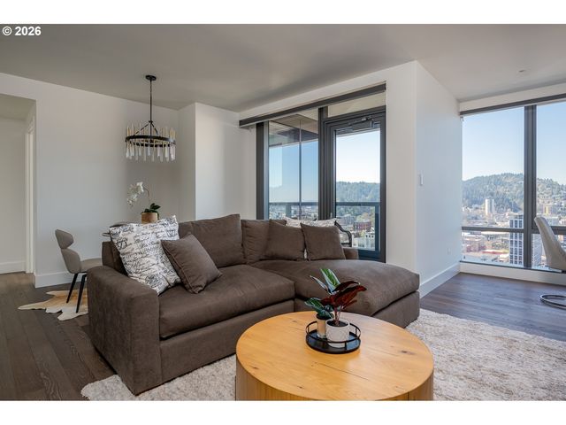 550 Sw 10TH Ave 2303, Portland, OR 97205