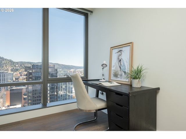 550 Sw 10TH Ave 2303, Portland, OR 97205