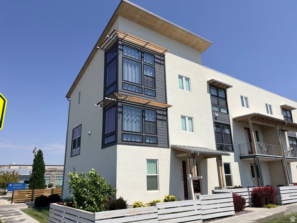 5104 W PUTNEY HILL RD, South Jordan, UT 84009