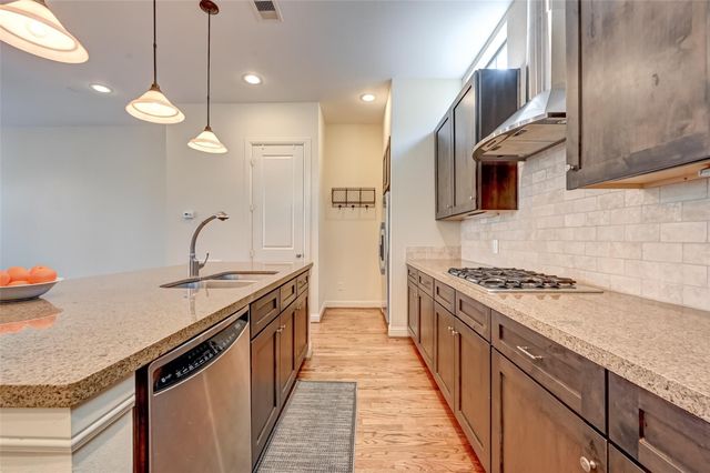 5211 Eigel Street C, Houston, TX 77007