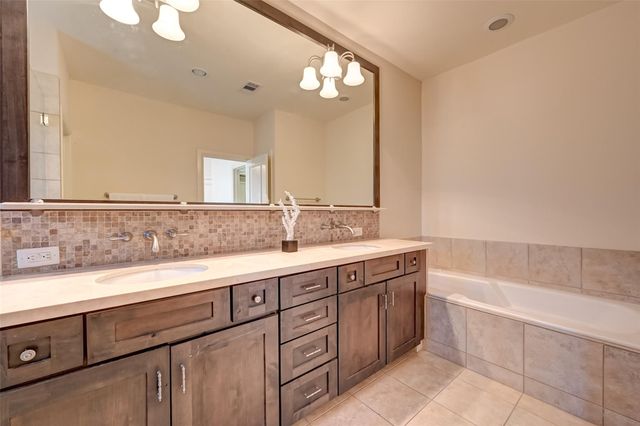 5211 Eigel Street C, Houston, TX 77007