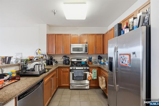 15 Enterprise Court 105, Jersey City, NJ 07305