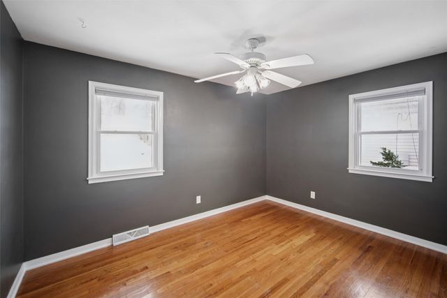 2913 Shadyoak Drive, Des Moines, IA 50310