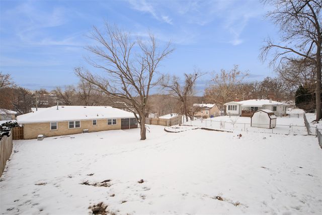 2913 Shadyoak Drive, Des Moines, IA 50310