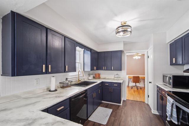 2913 Shadyoak Drive, Des Moines, IA 50310