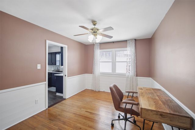 2913 Shadyoak Drive, Des Moines, IA 50310