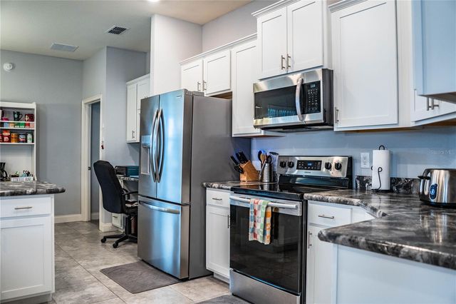 261 WALKERS POINT DRIVE, Auburndale, FL 33823