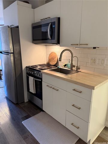 2442 Tusitala Street 201, Honolulu, HI 96815