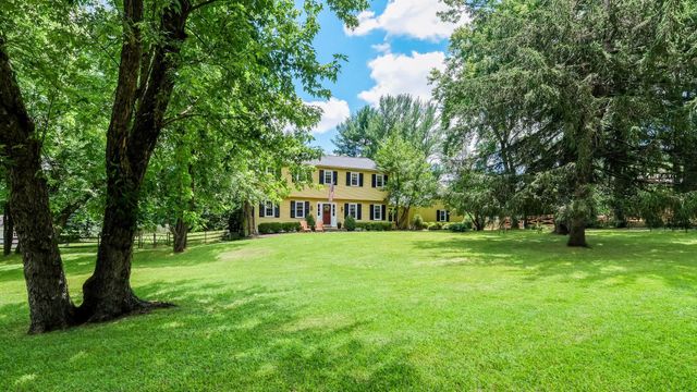 17 STRINGER DR, Doylestown, PA 18901