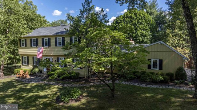 17 STRINGER DR, Doylestown, PA 18901