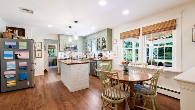 17 STRINGER DR, Doylestown, PA 18901