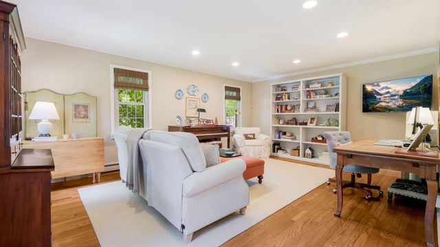 17 STRINGER DR, Doylestown, PA 18901