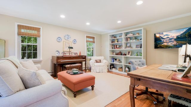 17 STRINGER DR, Doylestown, PA 18901