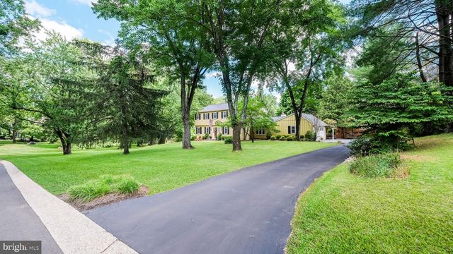 17 STRINGER DR, Doylestown, PA 18901