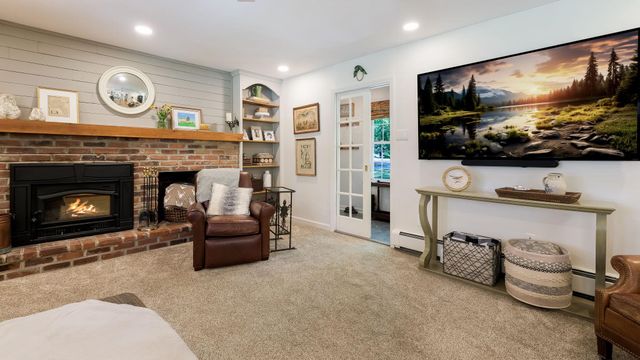 17 STRINGER DR, Doylestown, PA 18901