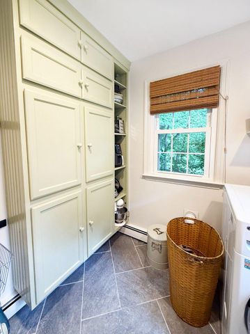 17 STRINGER DR, Doylestown, PA 18901