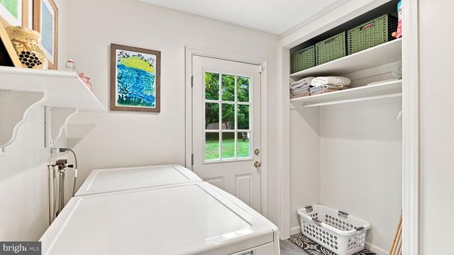 17 STRINGER DR, Doylestown, PA 18901