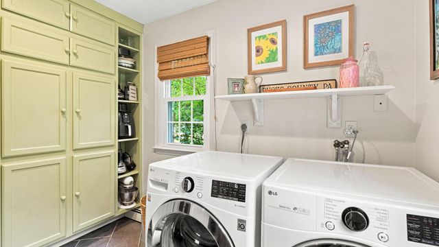 17 STRINGER DR, Doylestown, PA 18901