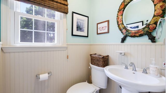 17 STRINGER DR, Doylestown, PA 18901