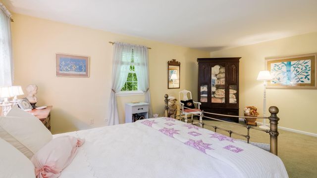 17 STRINGER DR, Doylestown, PA 18901