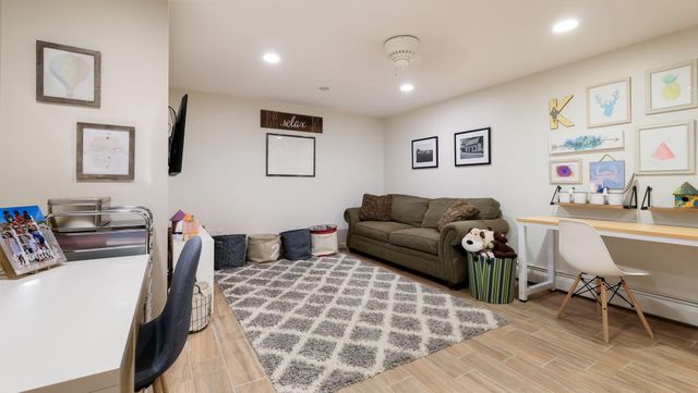 17 STRINGER DR, Doylestown, PA 18901