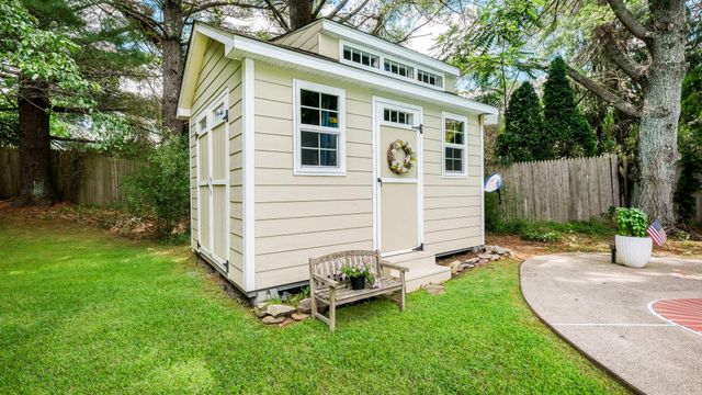 17 STRINGER DR, Doylestown, PA 18901