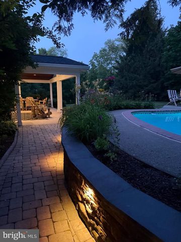 17 STRINGER DR, Doylestown, PA 18901