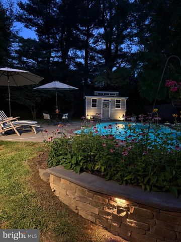 17 STRINGER DR, Doylestown, PA 18901