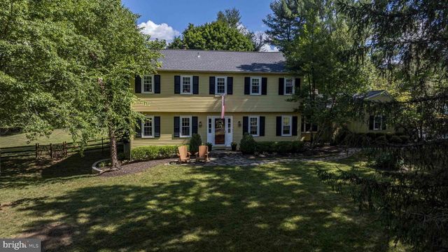 17 STRINGER DR, Doylestown, PA 18901