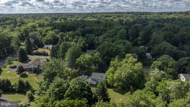 17 STRINGER DR, Doylestown, PA 18901