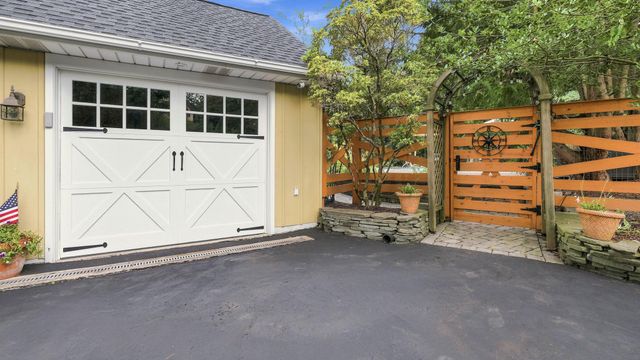 17 STRINGER DR, Doylestown, PA 18901