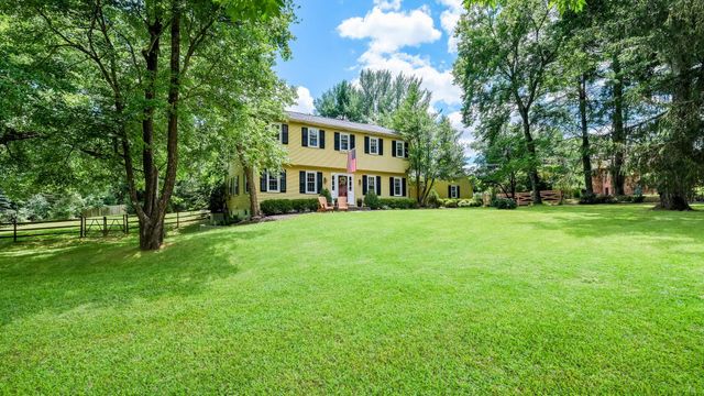 17 STRINGER DR, Doylestown, PA 18901
