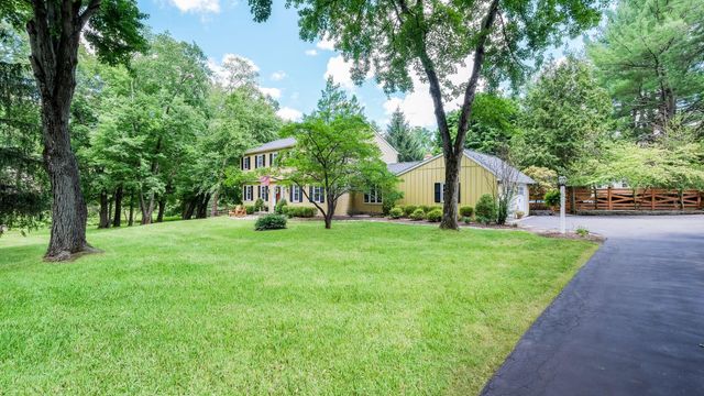 17 STRINGER DR, Doylestown, PA 18901