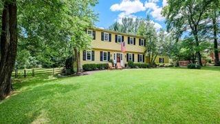 17 STRINGER DR, Doylestown, PA 18901