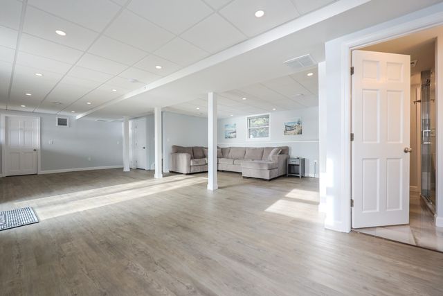 7 Loon Lane, West Yarmouth, MA 02673