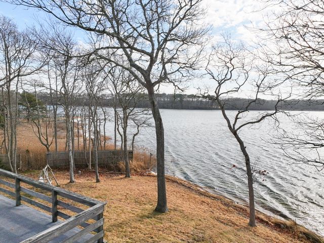 7 Loon Lane, West Yarmouth, MA 02673