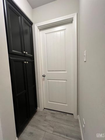 9103 Midnight Creek Way, Bakersfield, CA 93311