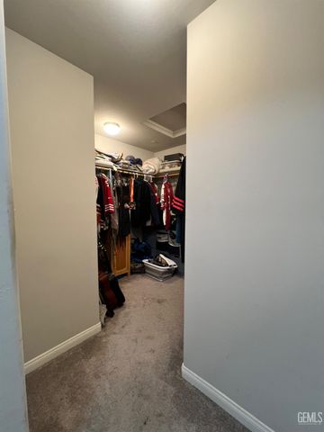 9103 Midnight Creek Way, Bakersfield, CA 93311