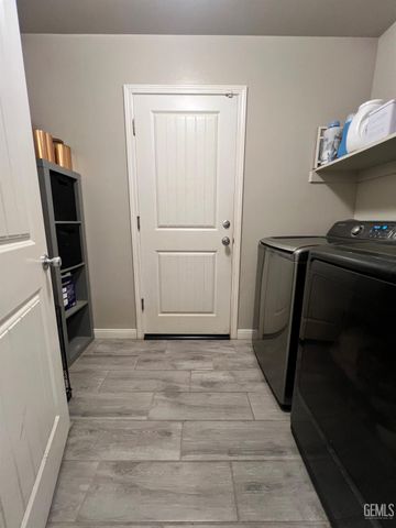 9103 Midnight Creek Way, Bakersfield, CA 93311