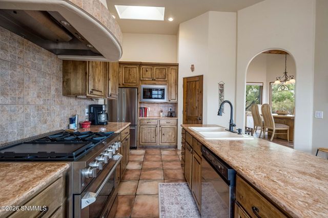 7878 Lion Den Canyon Way, Las Cruces, NM 88011