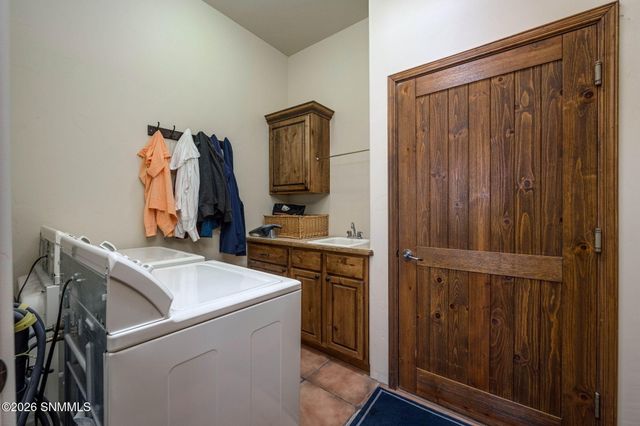 7878 Lion Den Canyon Way, Las Cruces, NM 88011