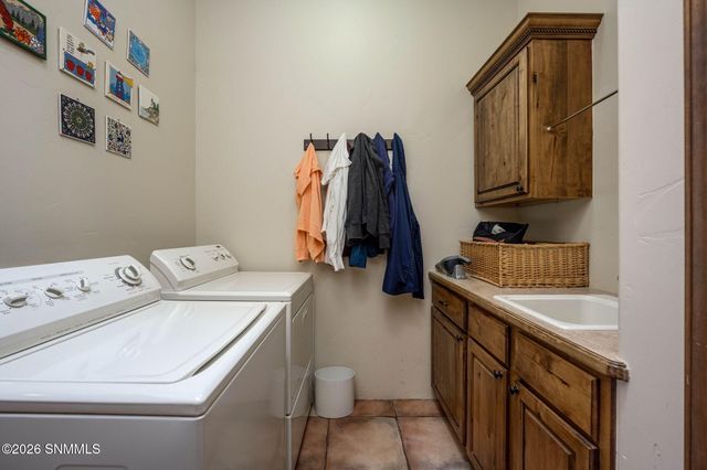 7878 Lion Den Canyon Way, Las Cruces, NM 88011