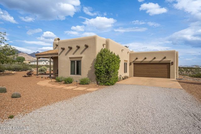 7878 Lion Den Canyon Way, Las Cruces, NM 88011
