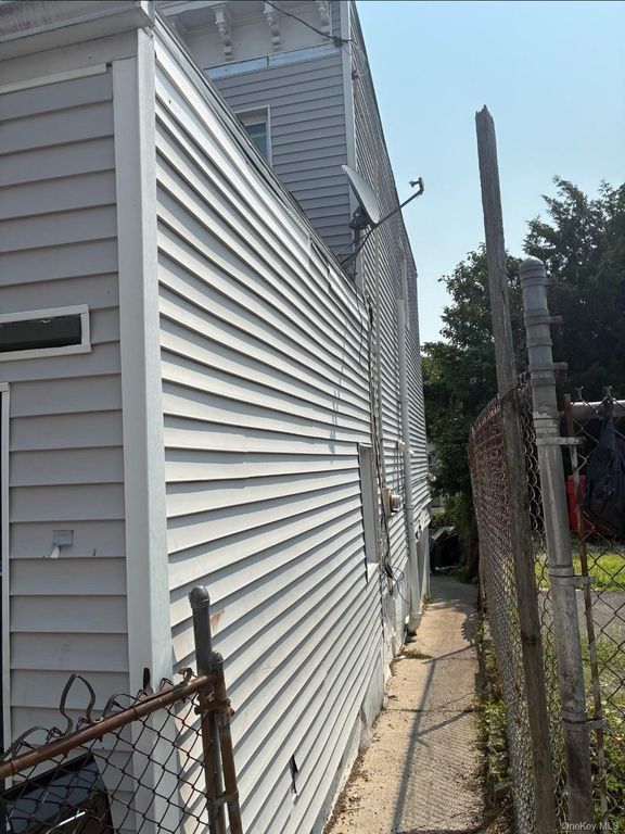 2 Ritters Lane, Yonkers, NY 10703 — photo 3