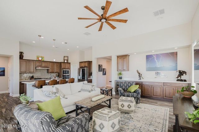 2484 E Copper Valley Way, Green Valley, AZ 85614