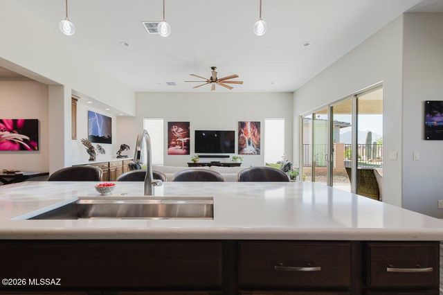 2484 E Copper Valley Way, Green Valley, AZ 85614