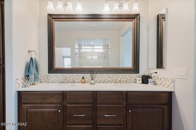 2484 E Copper Valley Way, Green Valley, AZ 85614