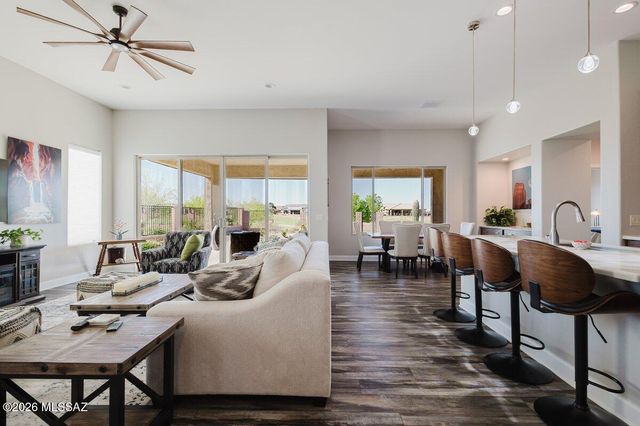 2484 E Copper Valley Way, Green Valley, AZ 85614